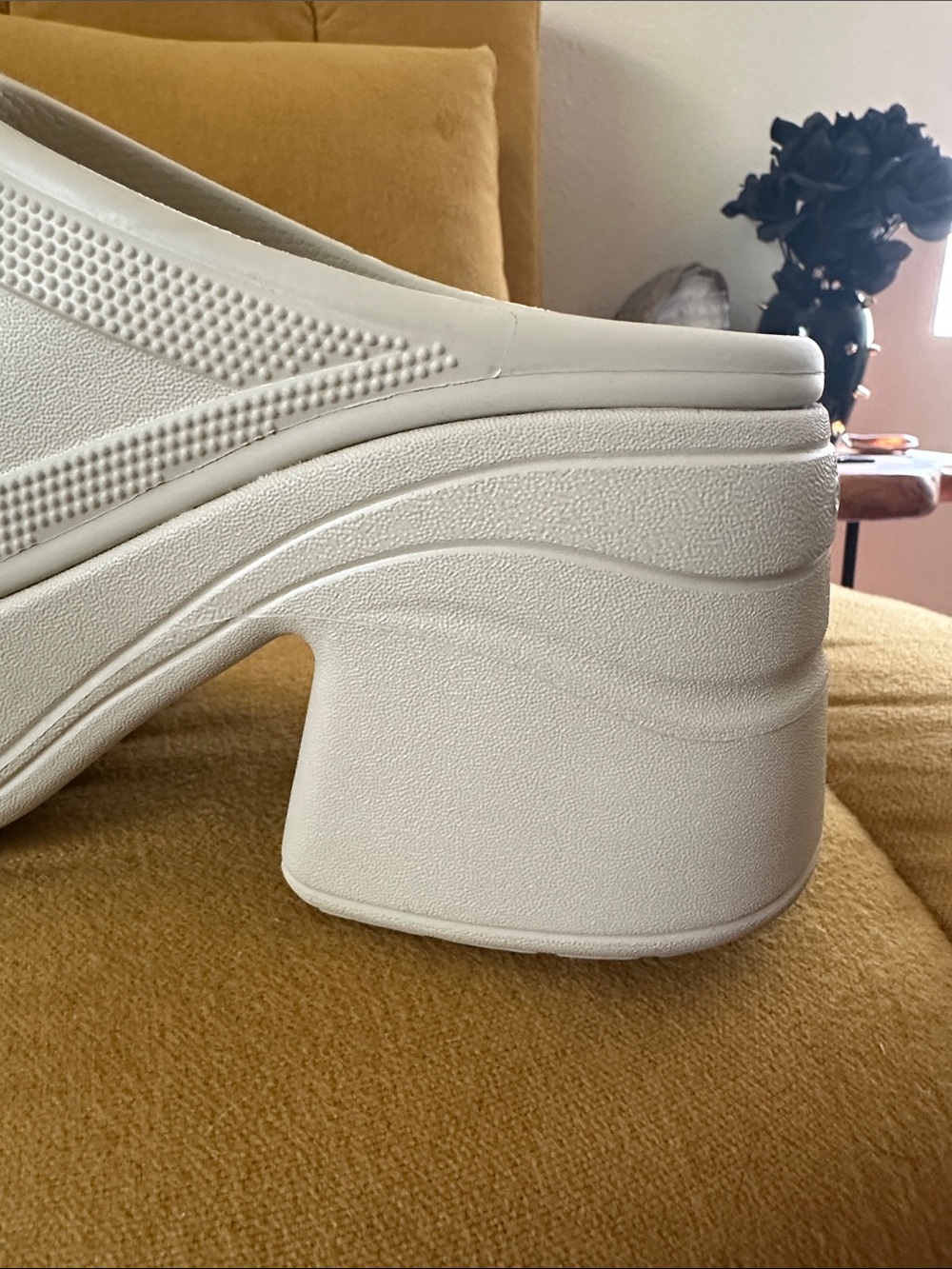 CROCS Bone White Platform Clog Slip-On - Picture 4 of 5